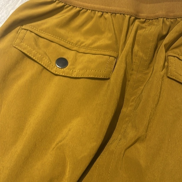 Athleta Vienna skort in mustard - size  4 - Picture 7 of 10